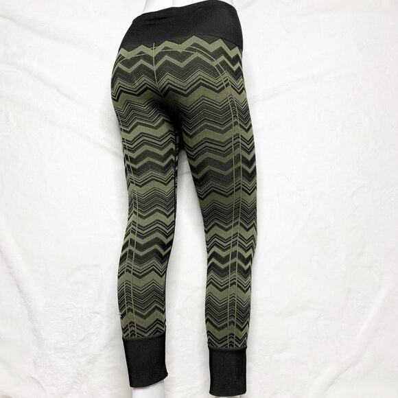 LULULEMON Ebb To Street Pant Fatigue Green Chevron size 6 - Picture 4 of 13